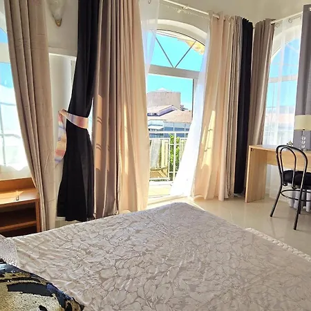 Avalena Penthouse Apartmán *